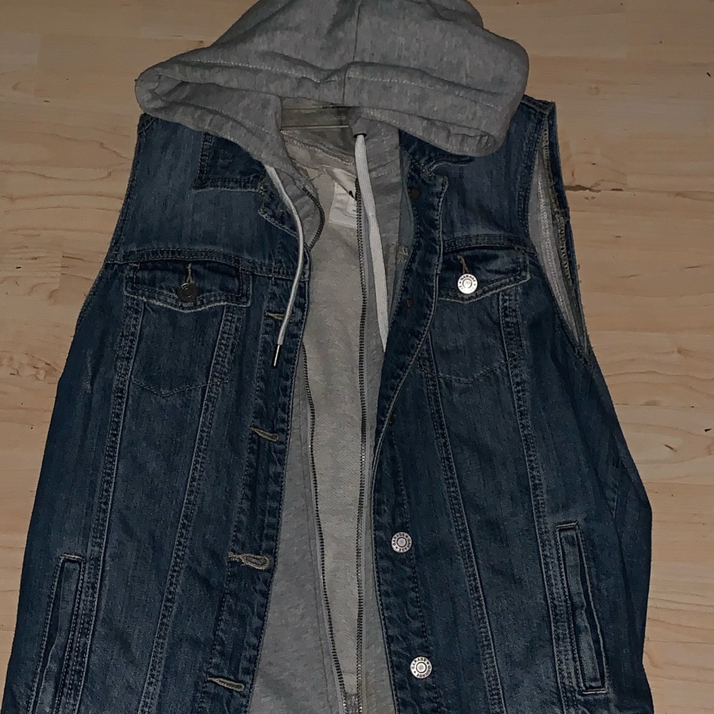 Jean jacket women’s large with hood
